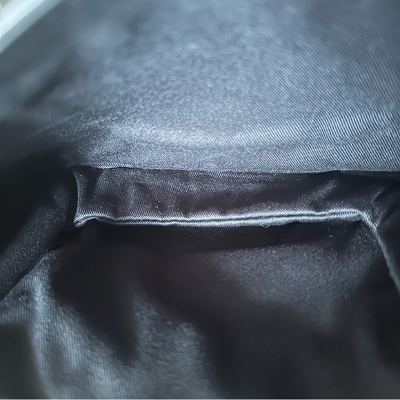 Chloé classic black 🖤 Crossbody Bag w/ Gold details - Picture 9 of 14